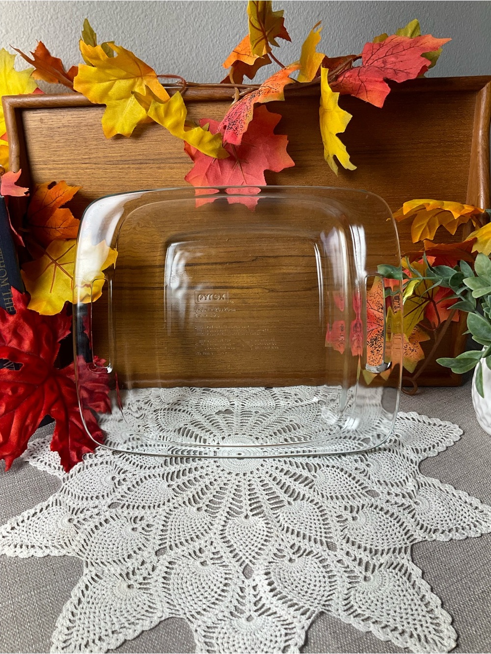 Pyrex Easy Grab 2 Qt 8x8 Glass Baking Dish With Red Lid - Picture 4 of 5